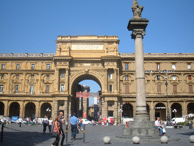 フィレンツェの共和国広場