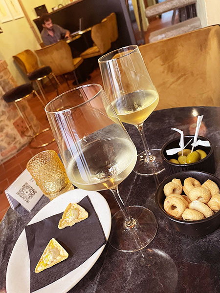 フィレンツェのオラティオワインで白ワイン