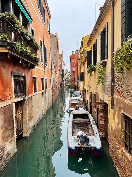 ヴェンツィアの小運河