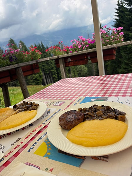 ポレンタとキノコ